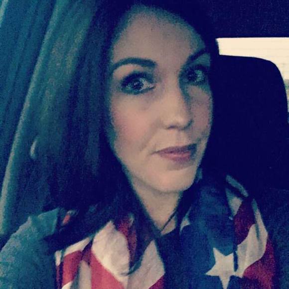 Meet your Posher, Lauren - Picture 1 of 1